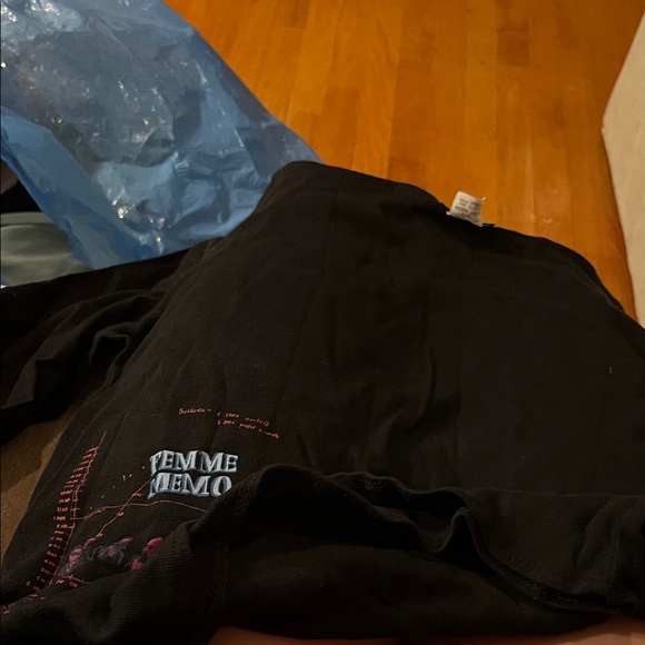 Femme Arsenal Long Sleeve Graphic Cuffed Sleeve Top - Picture 1 of 1